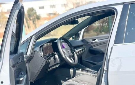 Volkswagen Golf VIII, 2023 год, 1 710 000 рублей, 9 фотография