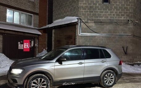 Volkswagen Tiguan II, 2019 год, 2 490 000 рублей, 2 фотография