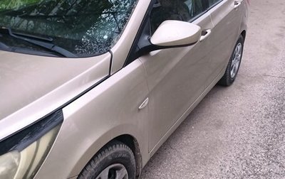 Hyundai Solaris II рестайлинг, 2011 год, 600 000 рублей, 1 фотография