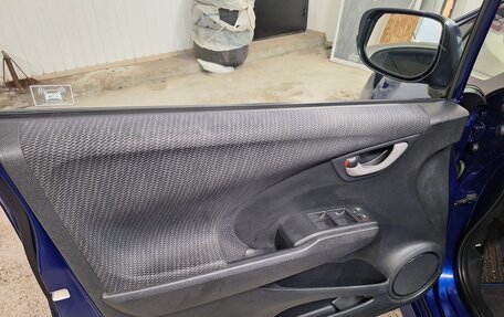 Honda Fit III, 2012 год, 800 000 рублей, 10 фотография