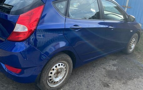 Hyundai Solaris II рестайлинг, 2012 год, 700 000 рублей, 2 фотография