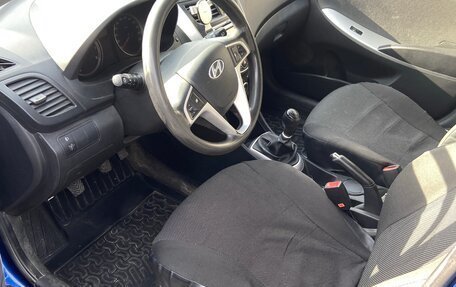 Hyundai Solaris II рестайлинг, 2012 год, 700 000 рублей, 6 фотография