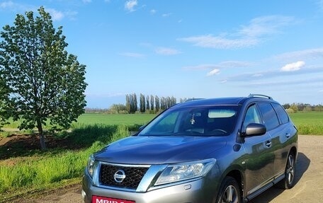Nissan Pathfinder, 2014 год, 1 500 000 рублей, 2 фотография
