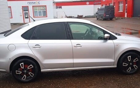 Volkswagen Polo VI (EU Market), 2012 год, 550 000 рублей, 2 фотография