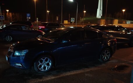 Chevrolet Cruze II, 2010 год, 550 000 рублей, 4 фотография