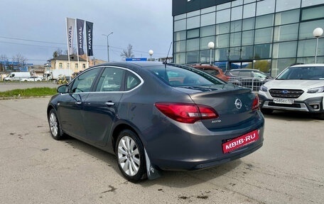 Opel Astra J, 2013 год, 699 000 рублей, 2 фотография