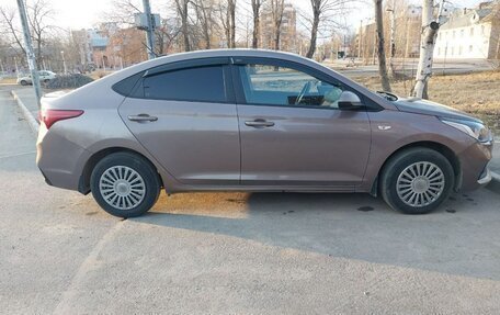 Hyundai Solaris II рестайлинг, 2018 год, 980 000 рублей, 2 фотография