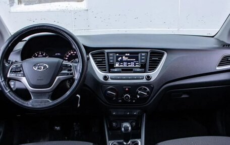 Hyundai Solaris II рестайлинг, 2018 год, 980 000 рублей, 13 фотография