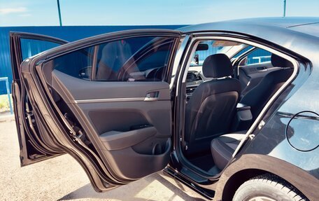 Hyundai Elantra VI рестайлинг, 2017 год, 1 850 000 рублей, 4 фотография
