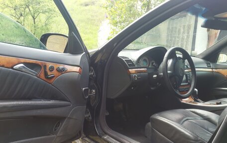Mercedes-Benz E-Класс, 2004 год, 800 000 рублей, 3 фотография