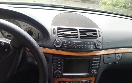 Mercedes-Benz E-Класс, 2004 год, 800 000 рублей, 6 фотография