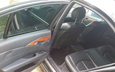 Mercedes-Benz E-Класс, 2004 год, 800 000 рублей, 8 фотография