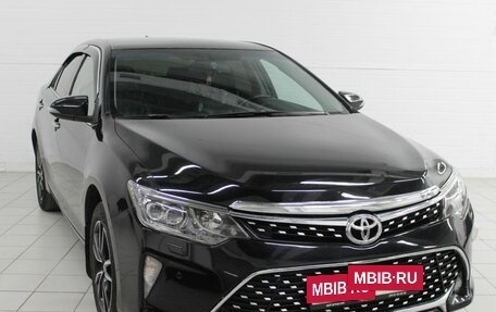 Toyota Camry, 2017 год, 1 710 000 рублей, 6 фотография