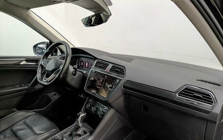 Volkswagen Tiguan II, 2020 год, 3 200 000 рублей, 13 фотография