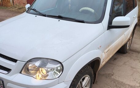 Chevrolet Niva I рестайлинг, 2013 год, 569 999 рублей, 1 фотография
