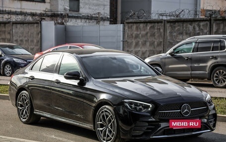 Mercedes-Benz E-Класс, 2021 год, 3 325 000 рублей, 4 фотография