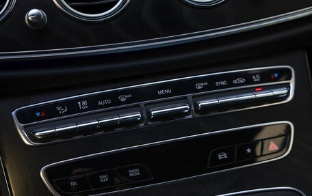 Mercedes-Benz E-Класс, 2021 год, 3 325 000 рублей, 19 фотография