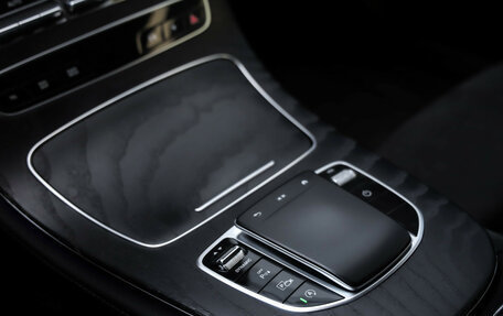 Mercedes-Benz E-Класс, 2021 год, 3 325 000 рублей, 20 фотография