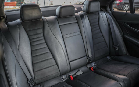 Mercedes-Benz E-Класс, 2021 год, 3 325 000 рублей, 28 фотография