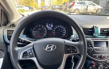 Hyundai Solaris II рестайлинг, 2015 год, 570 000 рублей, 15 фотография