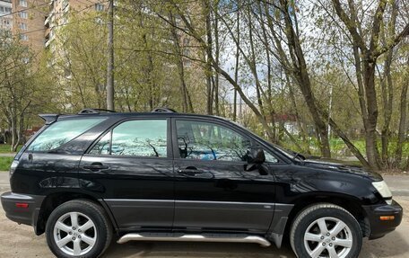 Lexus RX IV рестайлинг, 2001 год, 950 000 рублей, 2 фотография