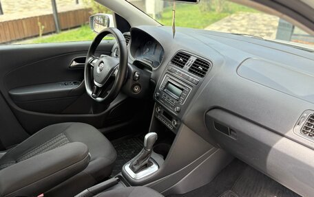 Volkswagen Polo VI (EU Market), 2015 год, 965 000 рублей, 21 фотография