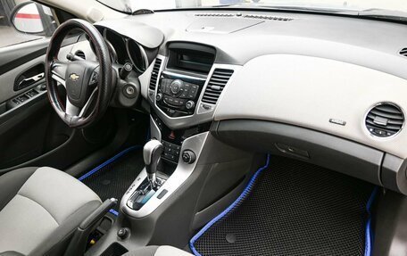 Chevrolet Cruze II, 2010 год, 629 900 рублей, 7 фотография