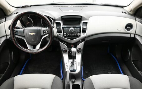 Chevrolet Cruze II, 2010 год, 629 900 рублей, 8 фотография
