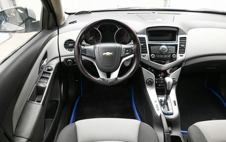 Chevrolet Cruze II, 2010 год, 629 900 рублей, 9 фотография