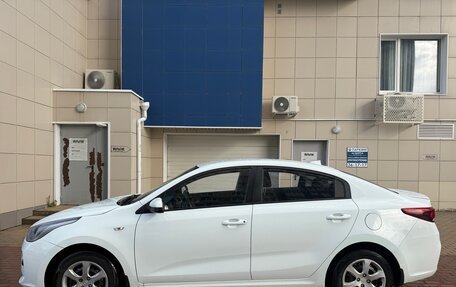 KIA Rio IV, 2017 год, 850 000 рублей, 2 фотография