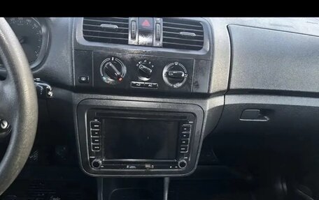 Skoda Fabia II, 2011 год, 350 000 рублей, 3 фотография