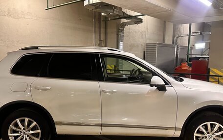 Volkswagen Touareg III, 2015 год, 2 200 000 рублей, 2 фотография