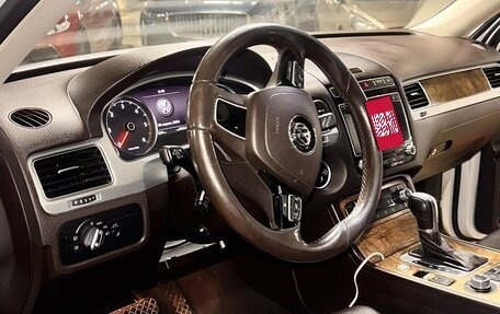 Volkswagen Touareg III, 2015 год, 2 200 000 рублей, 9 фотография