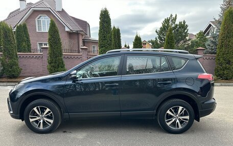 Toyota RAV4, 2018 год, 2 490 000 рублей, 2 фотография
