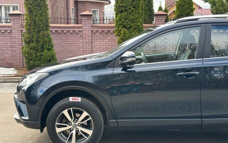 Toyota RAV4, 2018 год, 2 490 000 рублей, 11 фотография