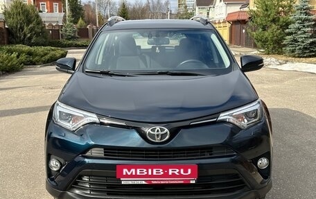 Toyota RAV4, 2018 год, 2 490 000 рублей, 8 фотография