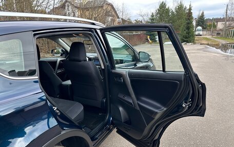 Toyota RAV4, 2018 год, 2 490 000 рублей, 21 фотография