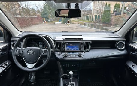 Toyota RAV4, 2018 год, 2 490 000 рублей, 22 фотография