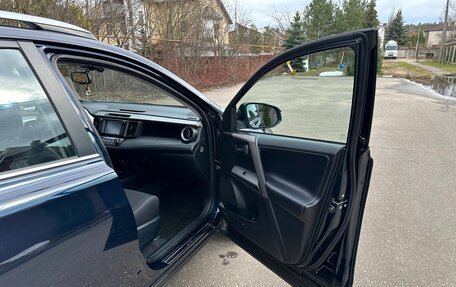 Toyota RAV4, 2018 год, 2 490 000 рублей, 26 фотография