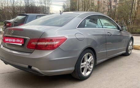 Mercedes-Benz E-Класс, 2012 год, 1 100 000 рублей, 3 фотография