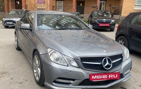 Mercedes-Benz E-Класс, 2012 год, 1 100 000 рублей, 4 фотография