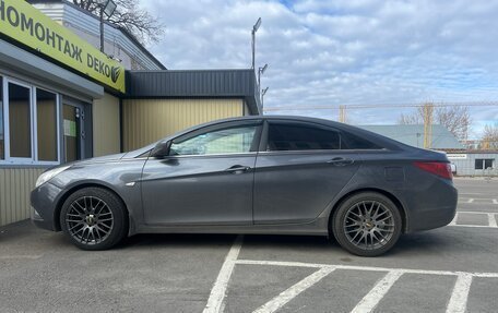 Hyundai Sonata VI, 2010 год, 800 000 рублей, 2 фотография