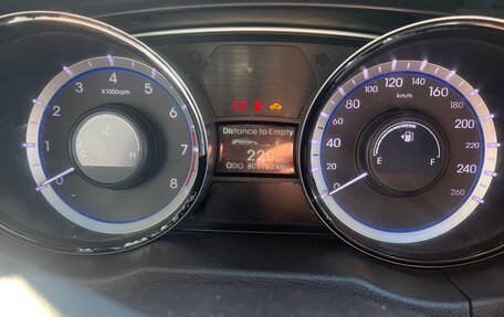 Hyundai Sonata VI, 2010 год, 800 000 рублей, 11 фотография