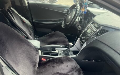 Hyundai Sonata VI, 2010 год, 800 000 рублей, 10 фотография