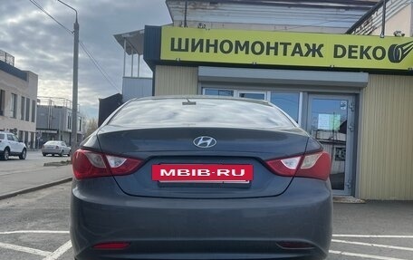 Hyundai Sonata VI, 2010 год, 800 000 рублей, 5 фотография