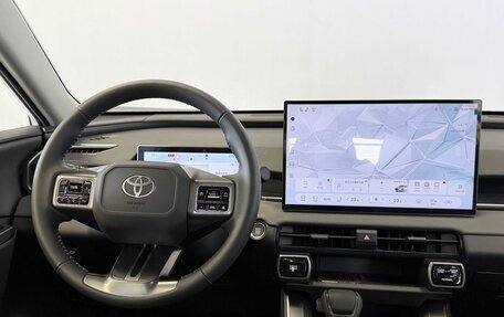 Toyota RAV4, 2026 год, 4 550 000 рублей, 27 фотография