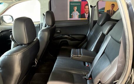 Mitsubishi Outlander III рестайлинг 3, 2011 год, 1 199 000 рублей, 10 фотография