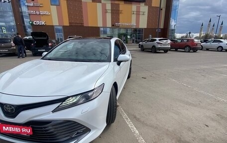 Toyota Camry, 2018 год, 2 675 000 рублей, 10 фотография