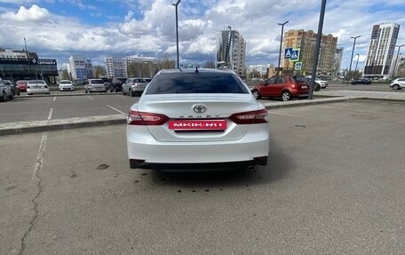 Toyota Camry, 2018 год, 2 675 000 рублей, 6 фотография