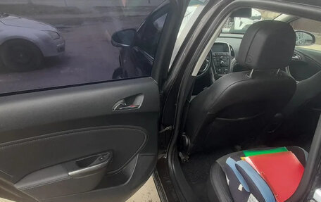 Opel Astra J, 2011 год, 620 000 рублей, 14 фотография